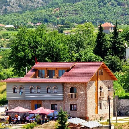 Bujtina Celiku Villa Burrel Exterior photo