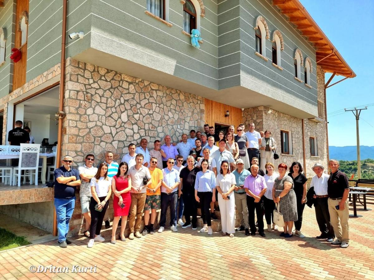 Bujtina Celiku Villa Burrel Exterior photo
